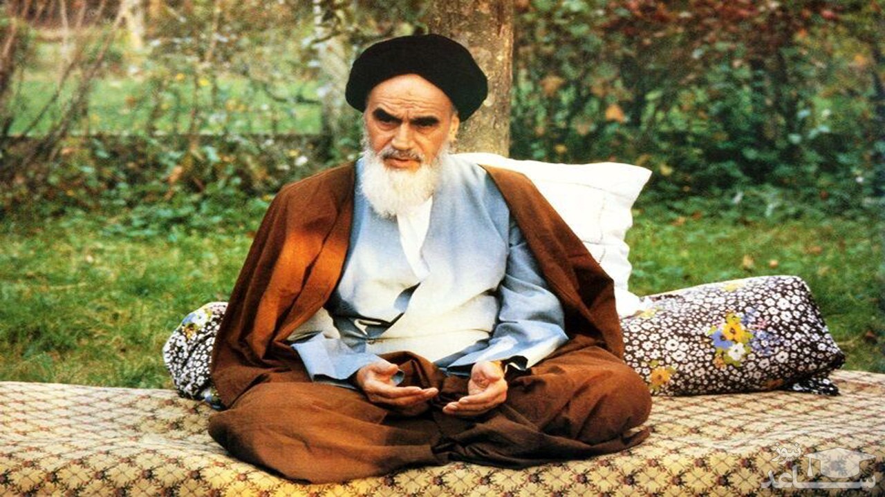 ماجرای نمازی که امام خمینی پشت به قبله خواند