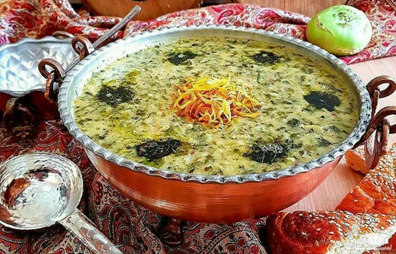 طرز تهیه آش کلم قمری و شلغم