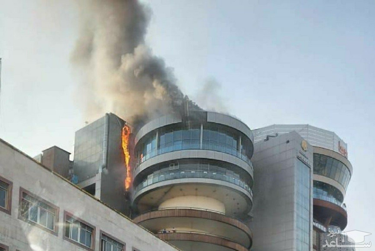 آتش‌سوزی در مجمتع تجاری «لیدوما» شهرک غرب تهران