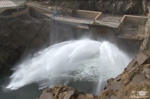 رهاسازی آب از سد زولای سلماس به دریاچه ارومیه آغاز شد