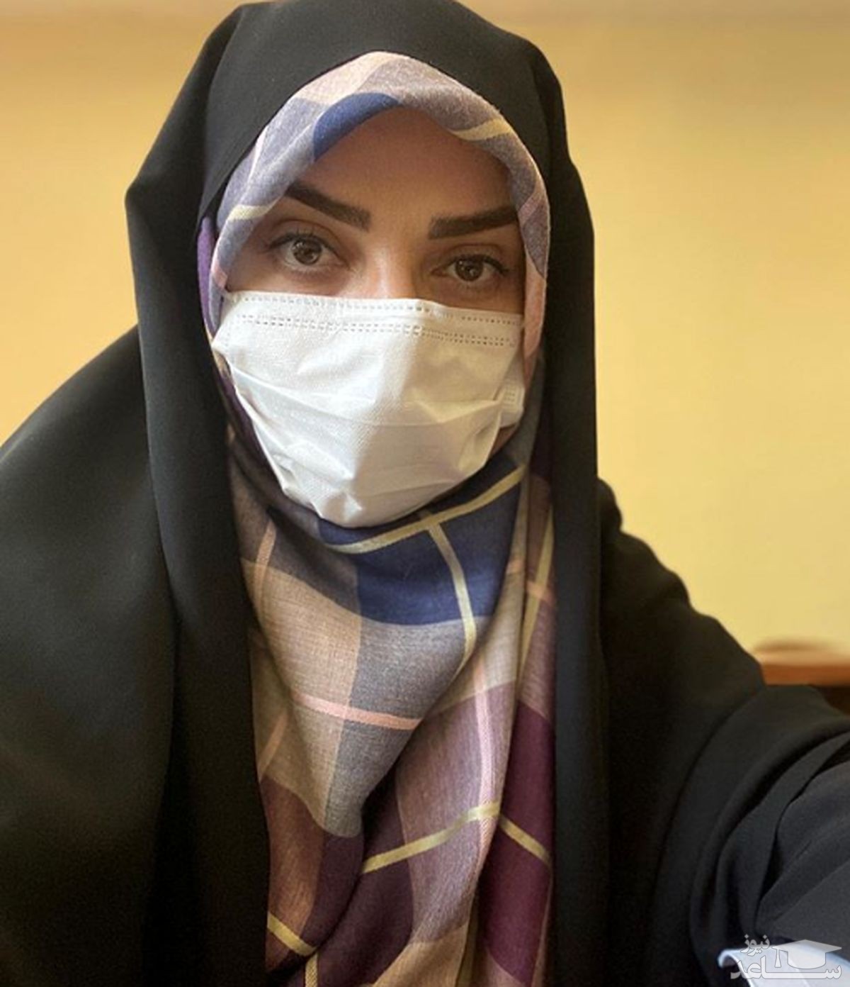 راحله امینیان غرق در افکارش