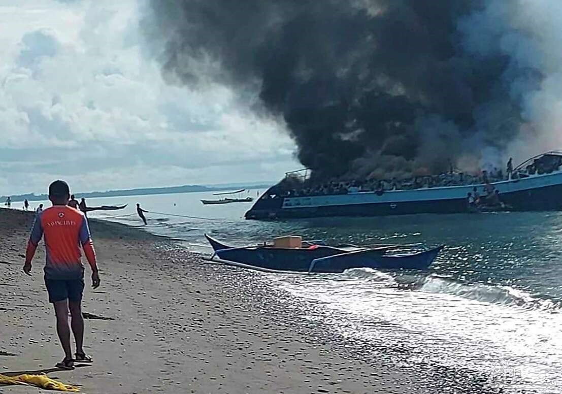 (فیلم) آتش سوزی مرگبار یک کشتی در فیلیپین
