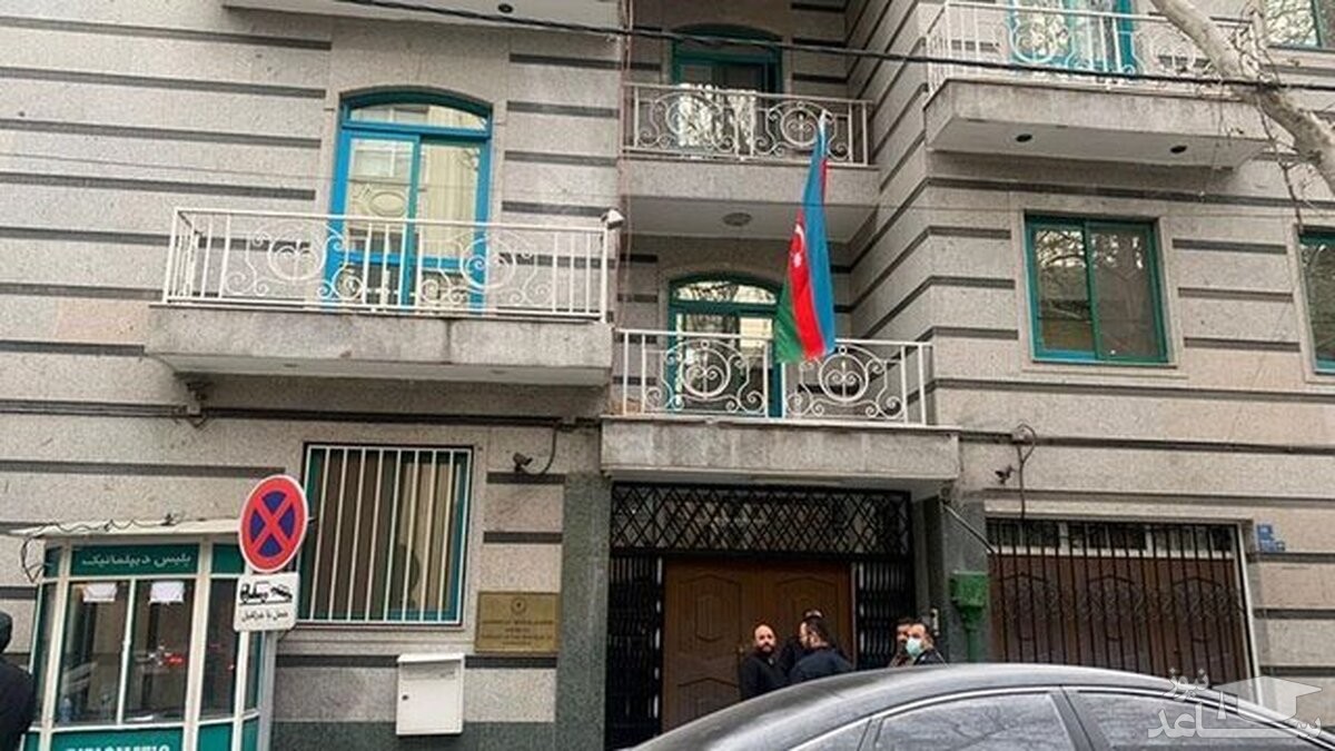 اهانت به ارتش در مراسم بدرقه کارمند کشته شده سفارت آذربایجان توسط مقامات باکو +فیلم