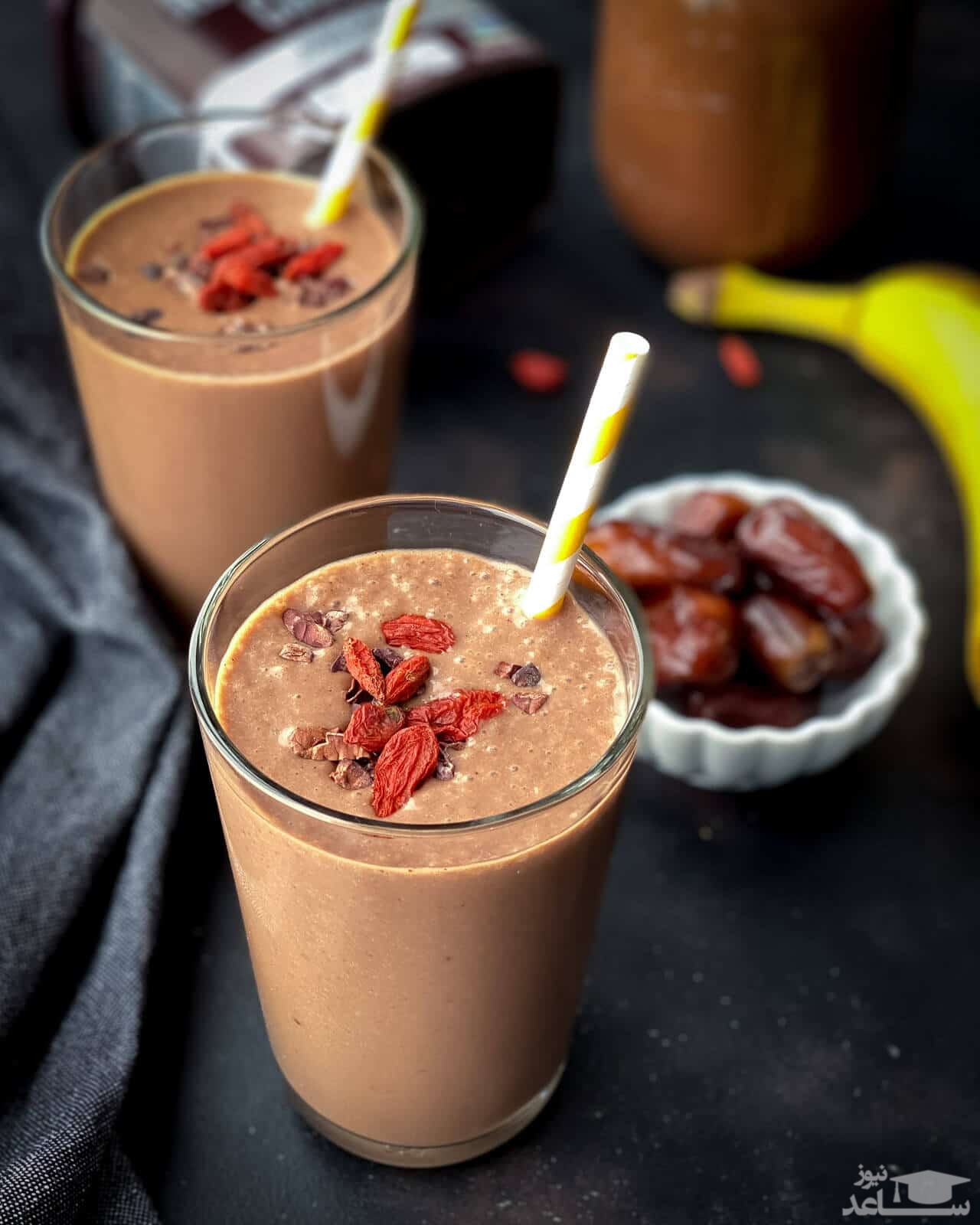 معجون پروتئینه با موز و خرما