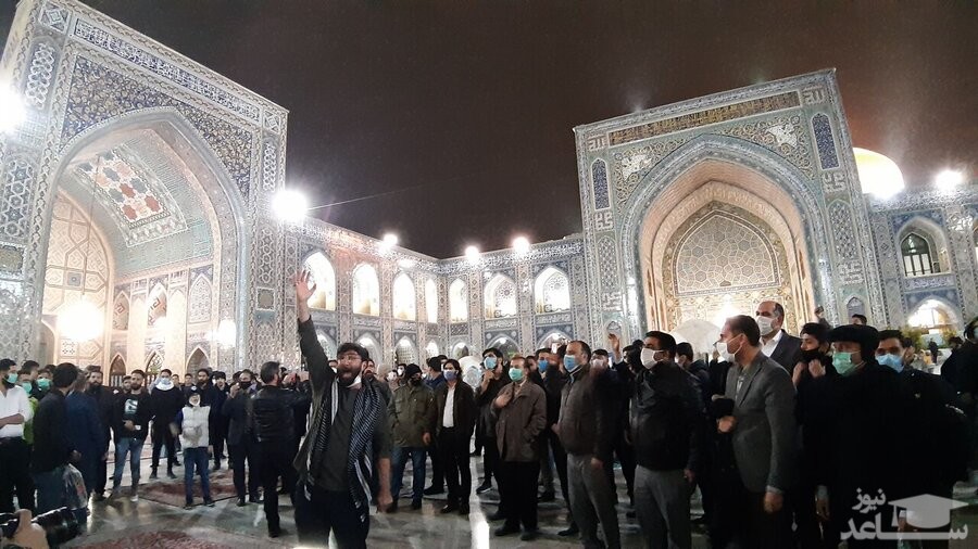 جزئیات تجمع مردم مشهد در حرم مطهر / شعارهای معترضان