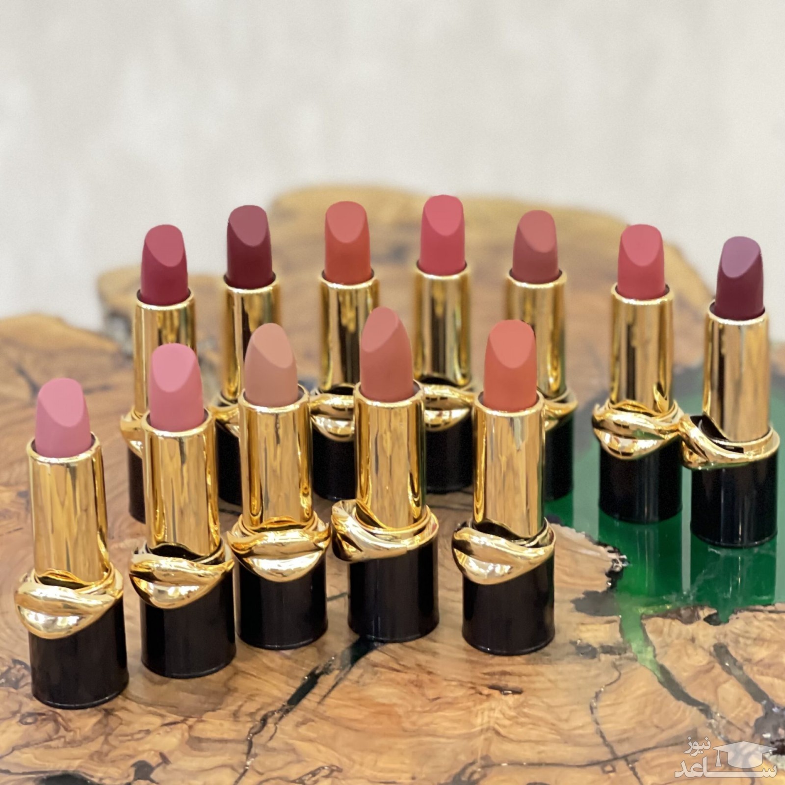 راهنمای کامل انتخاب رنگ رژ لب مخصوص پوست سفید و روشن
