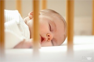 دلایل صاف و تخت بودن سر نوزاد و روش های درمان