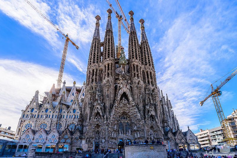  لاساگرادا فامیلیا