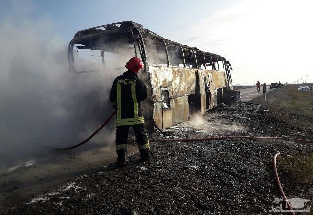 آتش سوزی اتوبوس زائران اربعین در فارس 6 زائر زخمی شدند