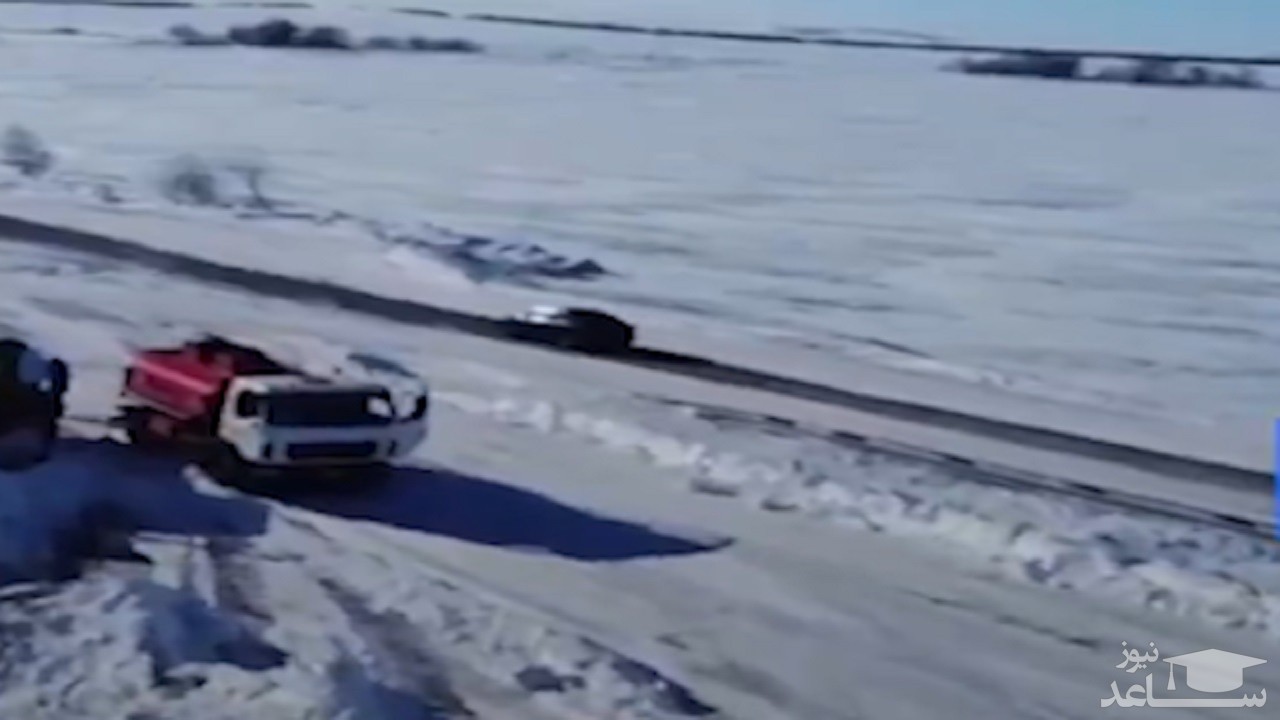 (فیلم) خودروهای مدفون شده در برف سنگین روسیه