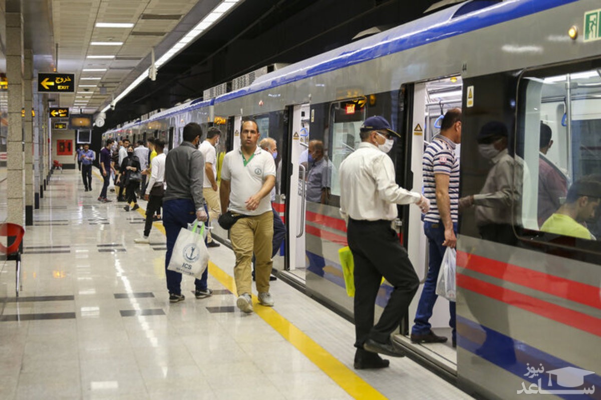 (فیلم) اجرای زنده سنتور استاد مشکاتیان در مترو!