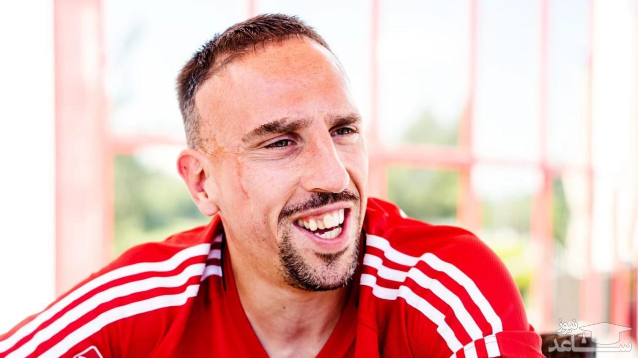 رسمی؛ وداع ستاره بزرگ فوتبال با مستطیل سبز