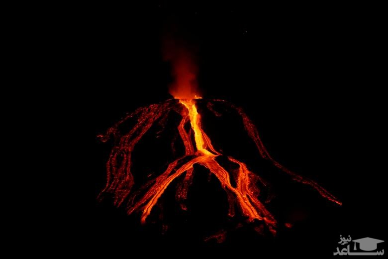 فعالیت آتشفشان در جزیره لاپالما اسپانیا/ رویترز