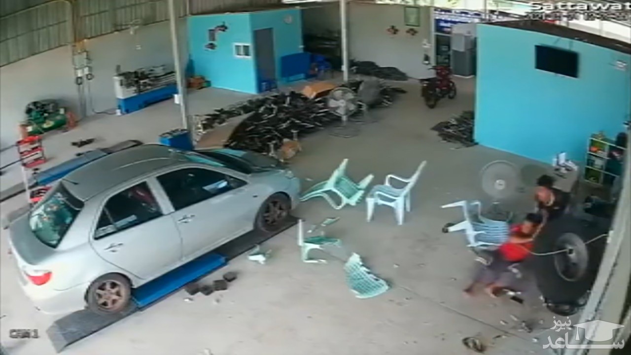 (فیلم) تایر غیبی که به یک مکانیک خودرو اصابت کرد!