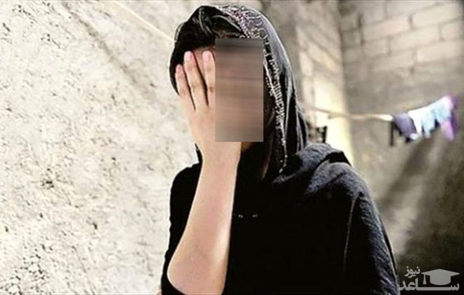 رابطه نامشروع مرد ایرانی با یک زن جلوی چشم همسر و دخترش