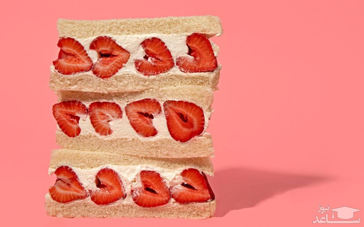 روش تهیه وافل ساندویچ توت فرنگی و پنیر خامه ای خوشمزه