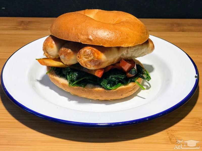 شیرینی با سوسیس (Bagels with sausage)