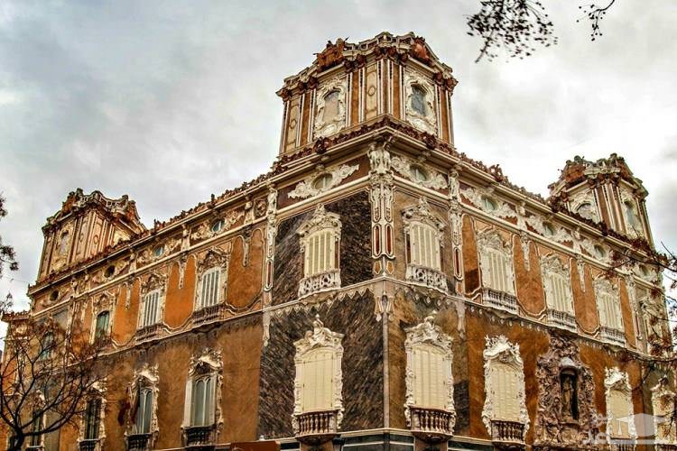 موزه‌ی ملی آثار سرامیکی (Museo Nacional de Ceramica Gonzalez Marti)