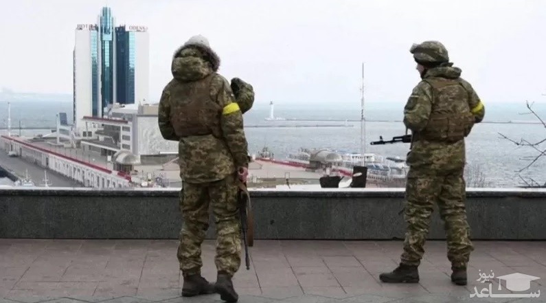 در شهر اودیسا اوکراین، نظامیان اوکراین در انتظار حملات ارتش روسیه