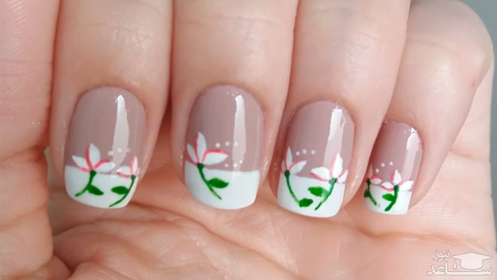 کلیپ آموزش ترکیب گل و فرنچ در خلق ناخن های شیک و جذاب