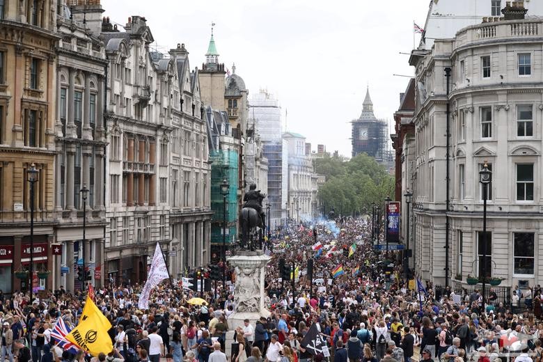 تظاهرات ضد قرنطینه و ضدواکسن کرونا در لندن
