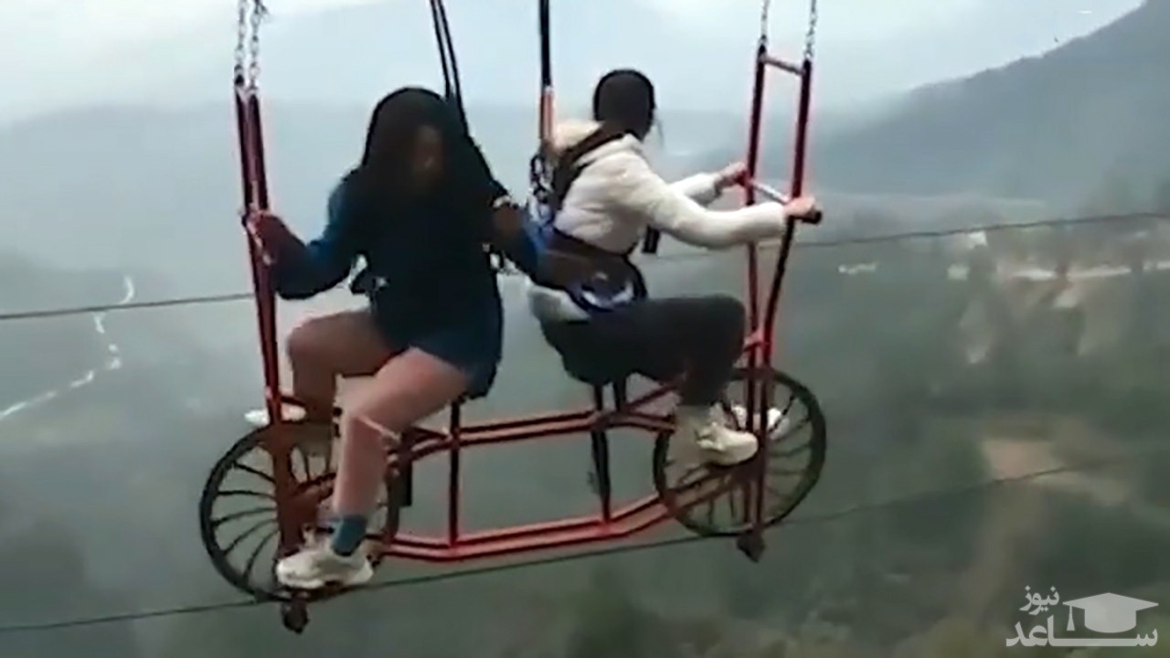 (فیلم) دوچرخه سواری روی بند در ارتفاع بالا