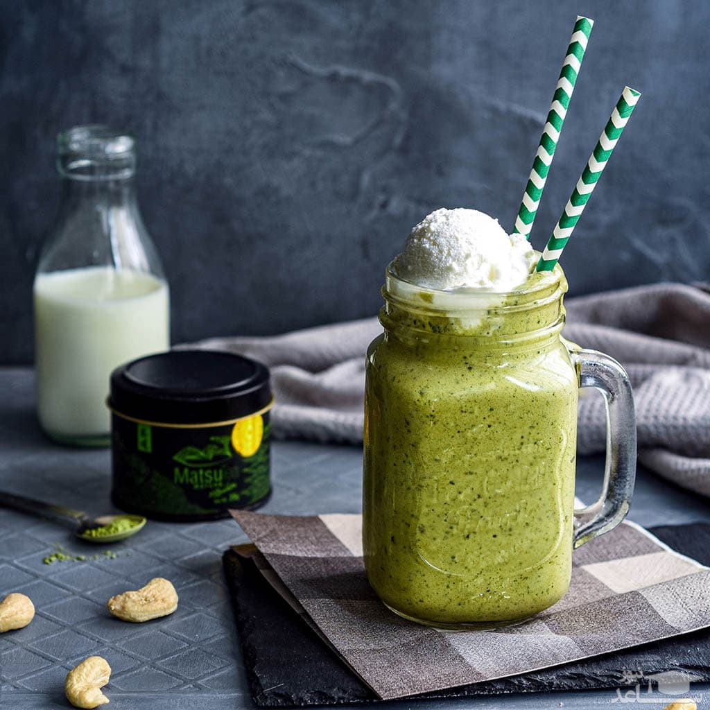 روش تهیه اسموتی اسفناج و موز لذیذ