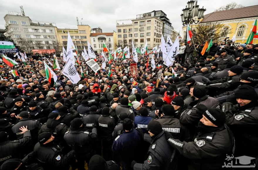 تظاهرات مخالفان محدودیت های کرونایی در شهر صوفیه بلغارستان/ خبرگزاری فرانسه