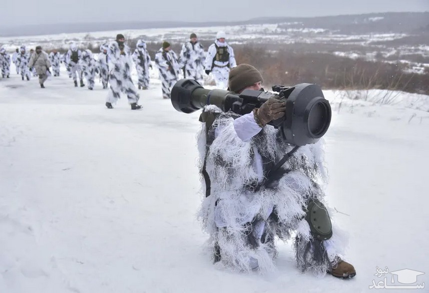 شلیک آزمایشی راکت های دوش پرتاب ضدتانک از سوی نیروهای اوکراین در جریان یک رزمایش/ آسوشیتدپرس