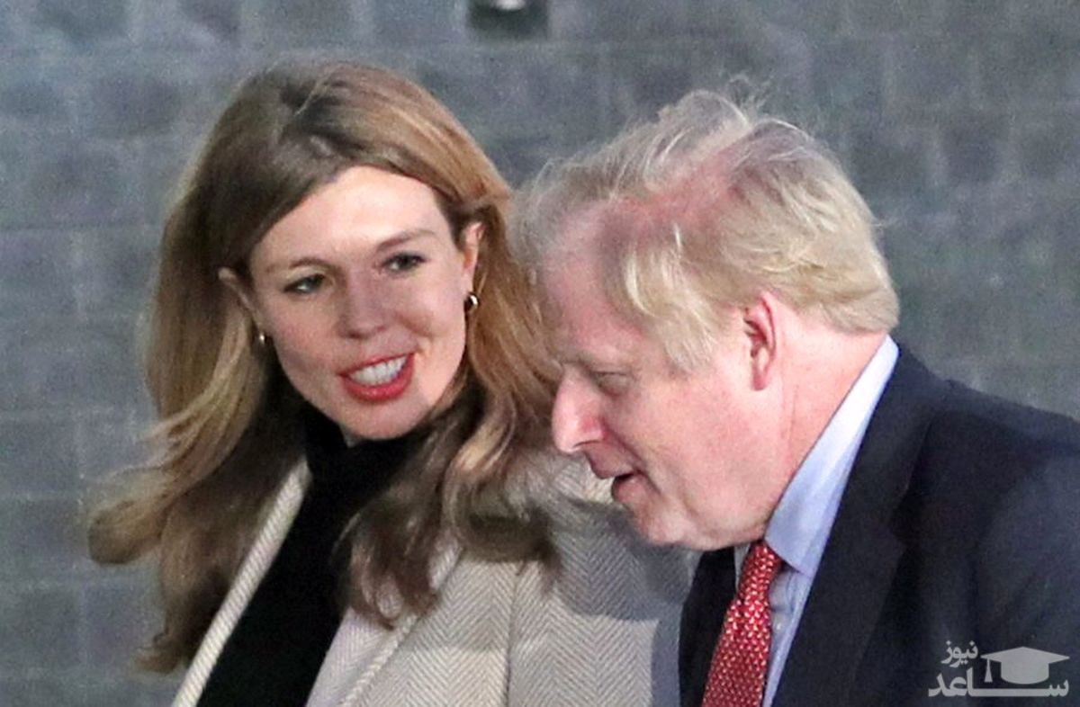 تصاویری جنجالی بوریس جانسون و همسرش کنار ساحل