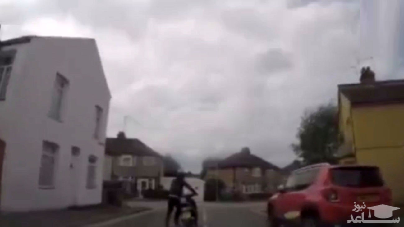 (فیلم) بدشانسی عجیب یک زن در خیابان