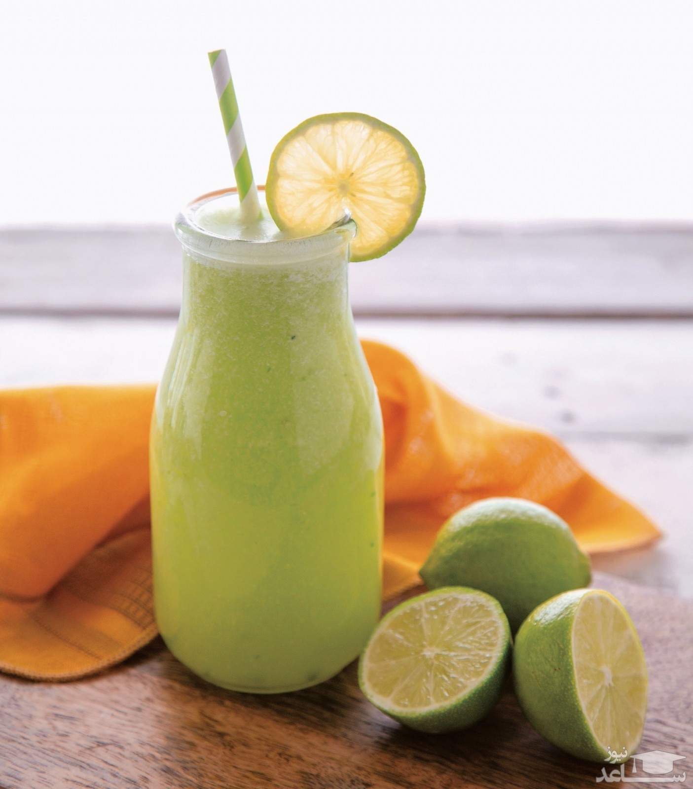 روش تهیه اسموتی خیار و لیمو
