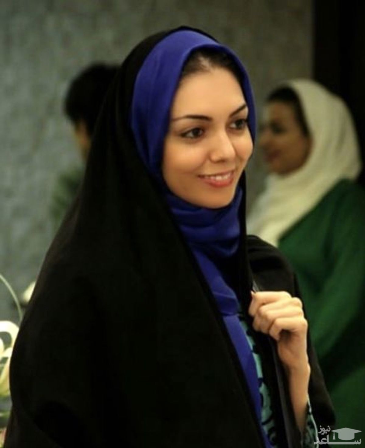 خواهر و شوهر خواهر آزاده نامداری در مراسم خاکسپاری