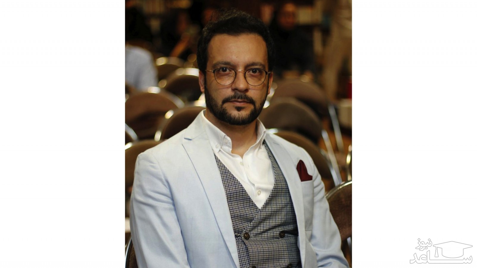 محمد سلوکی در کنار دوستانش