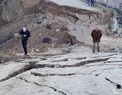 عکسی وحشتناک از باز شدن زمین در رویان