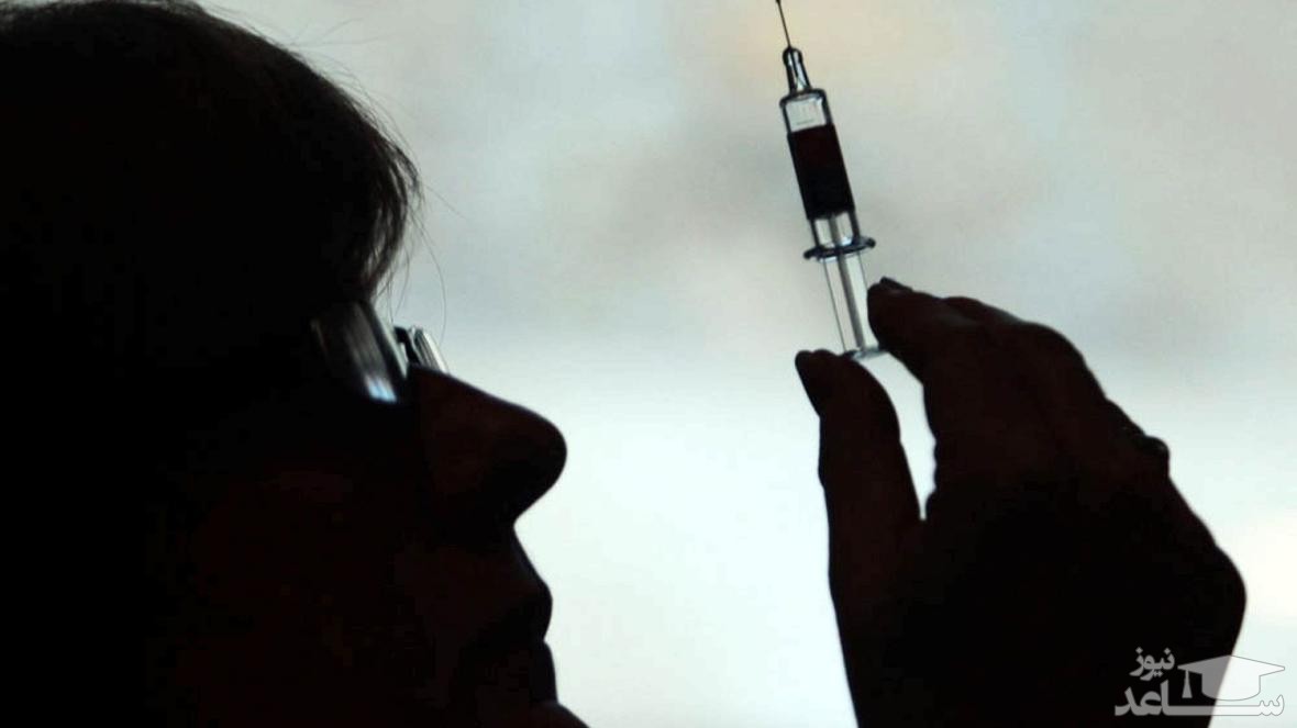 یک زن پس از تزریق واکسن کرونا لال شد!
