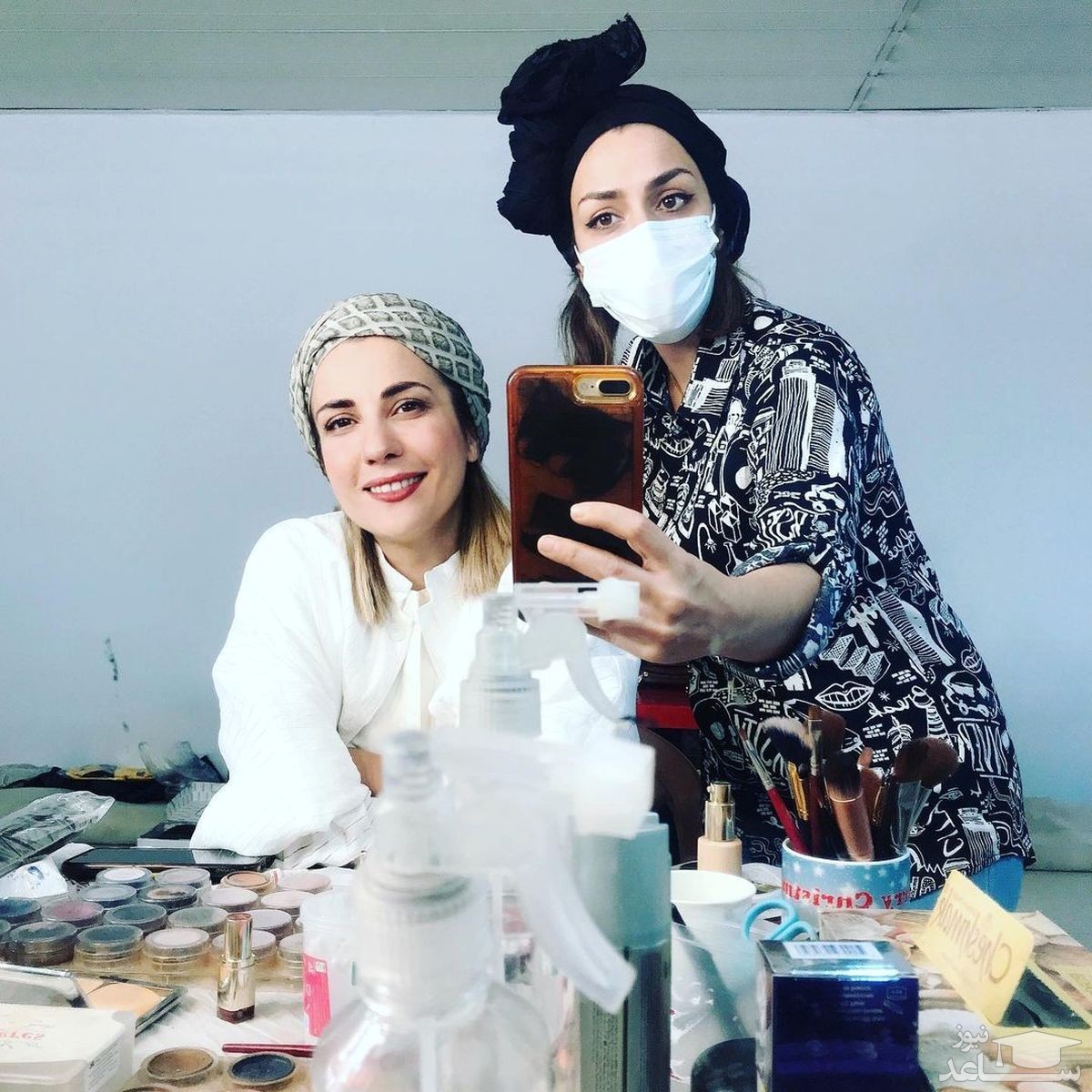 سارا بهرامی در اتاق گریم