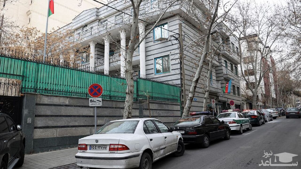 ناراحتی و گریه کارمندان سفارت جمهوری آذربایجان هنگام خروج از ایران + تصاویر