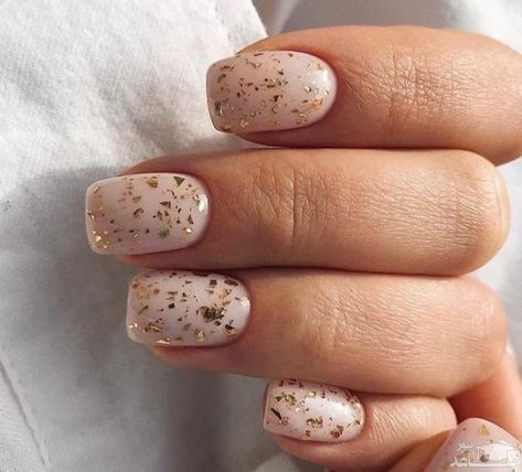 طراحی ناخن با ورق طلا