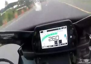 (فیلم) کورس مرگبار موتورسیکلت‌ها با سرعت ۲۶۰ کیلومتر