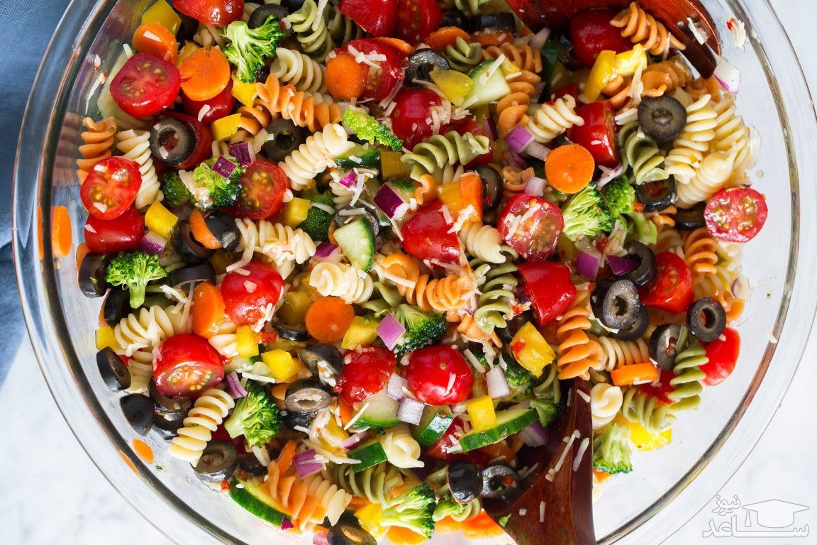 روش تهیه ی سالاد ماکارونی با سبزیجات