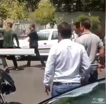 (فیلم) حمله موتورسوار به مامور نیروی انتظامی در تهران!!