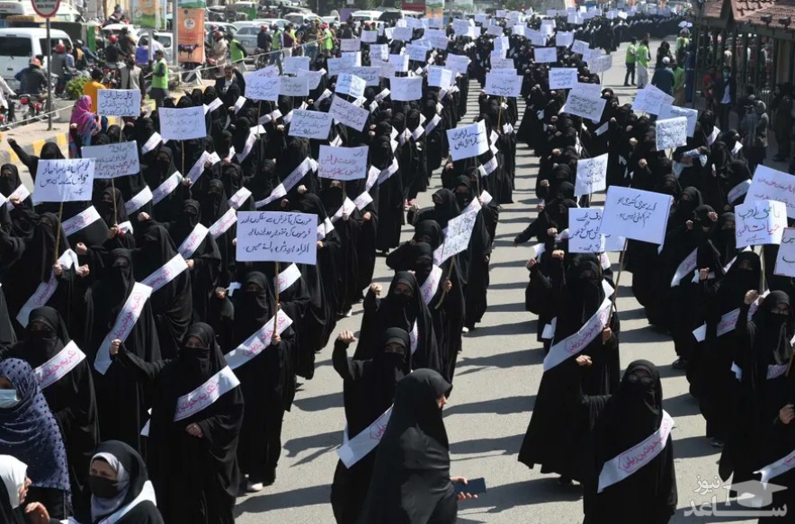 زنان عضو یک جزب اسلامی در تظاهرات روز جهانی زن در شهر لاهور پاکستان/ خبرگزاری فرانس