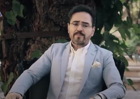 (فیلم) خشایار اعتمادی:به خاطر شباهت صدایم به داریوش ممنوع‌الکار بودم، اگر مثل شجریان می‌خواندم مشکلی نبود!