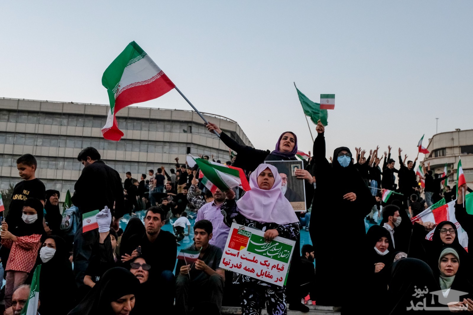 (عکس) پلاکاردی جالب از یک مطالبه مردمی