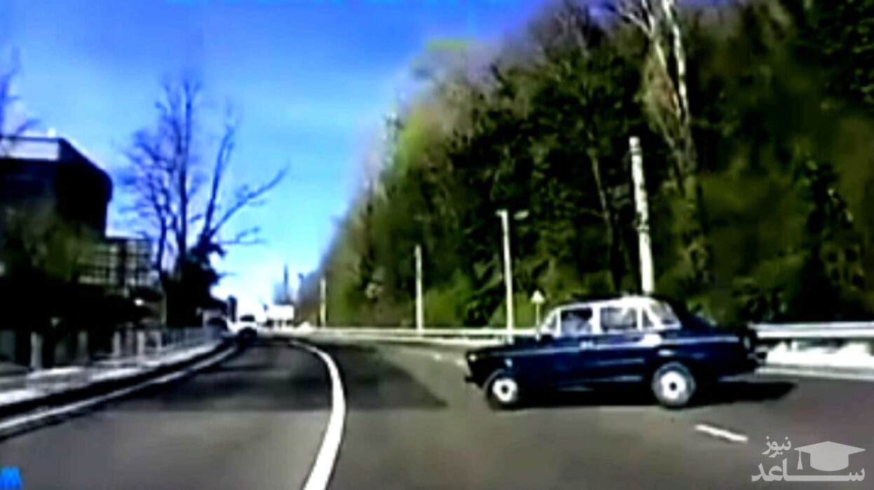 (فیلم) تصادف وحشتناک ۳ خودرو در یک خیابان 