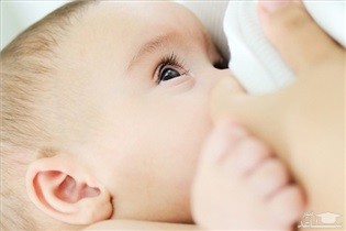 نوزادان چقدر شیر مادر نیاز دارند؟