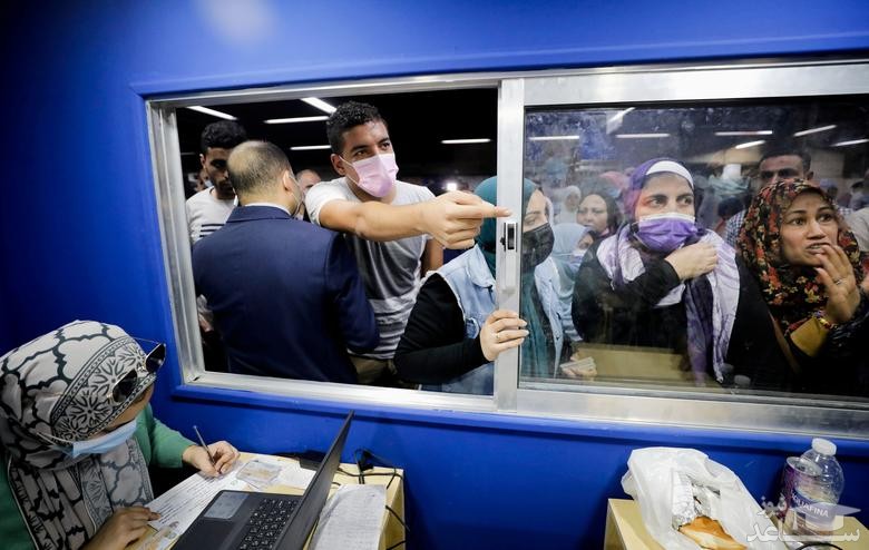 صف تزریق واکسن کرونا در مترو شهر قاهره مصر/ رویترز
