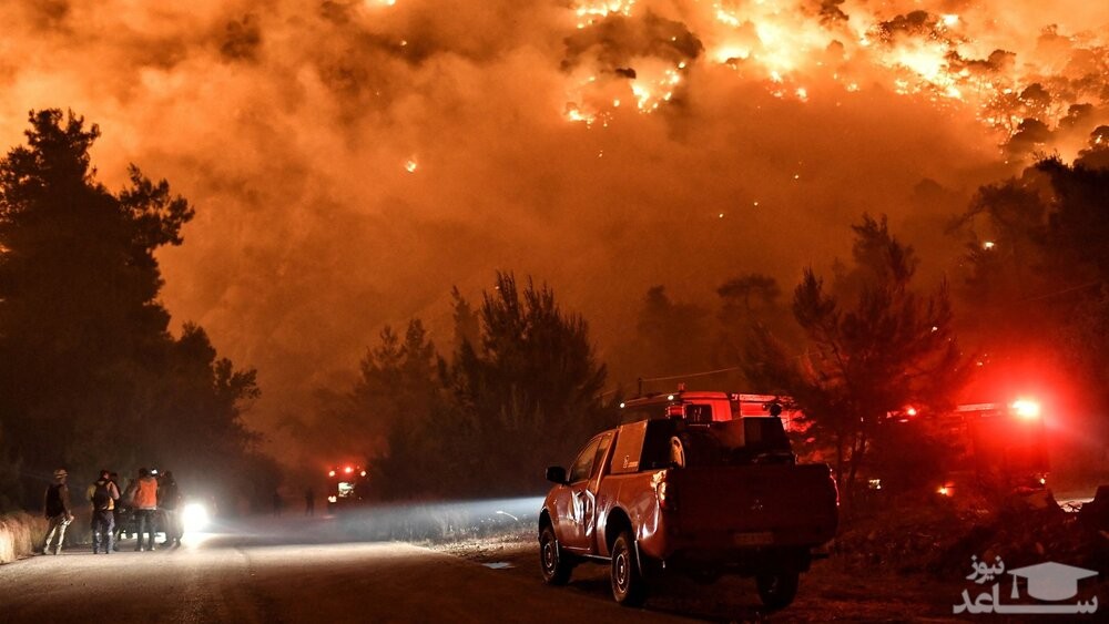 (فیلم) لحظات دلهره آور تخلیه اضطراری مناطقی از یونان به دلیل آتش سوزی