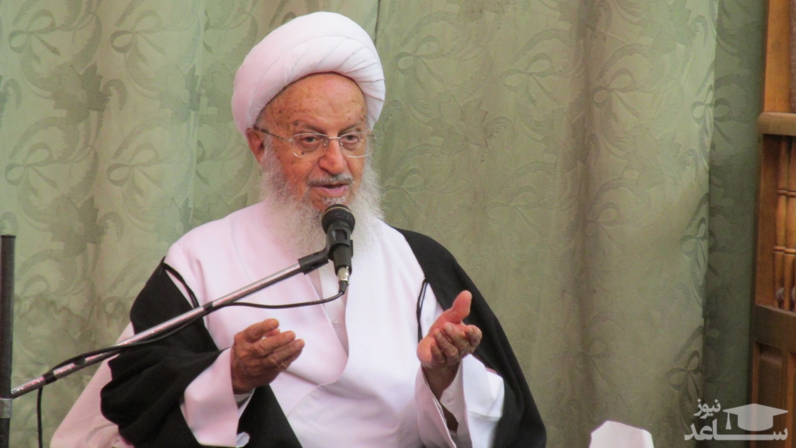درخواست آیت الله مکارم شیرازی از دیوان عالی کشور